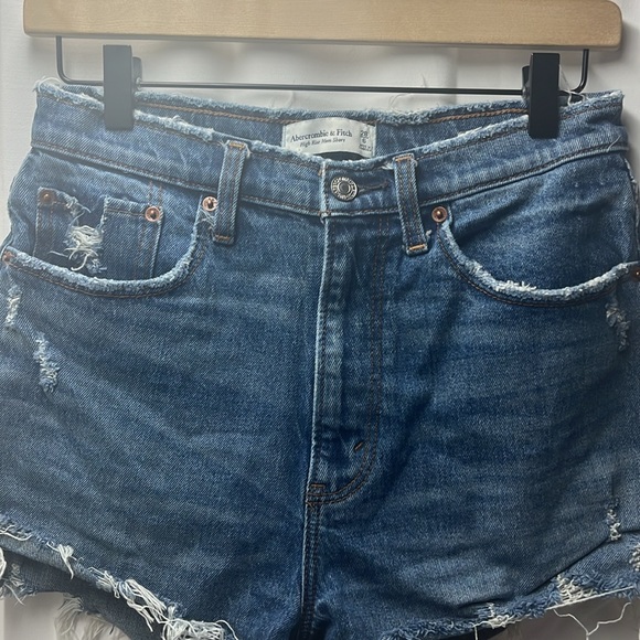 Abercrombie & Fitch Distresses Mom Jean Short- 28 - Picture 2 of 5